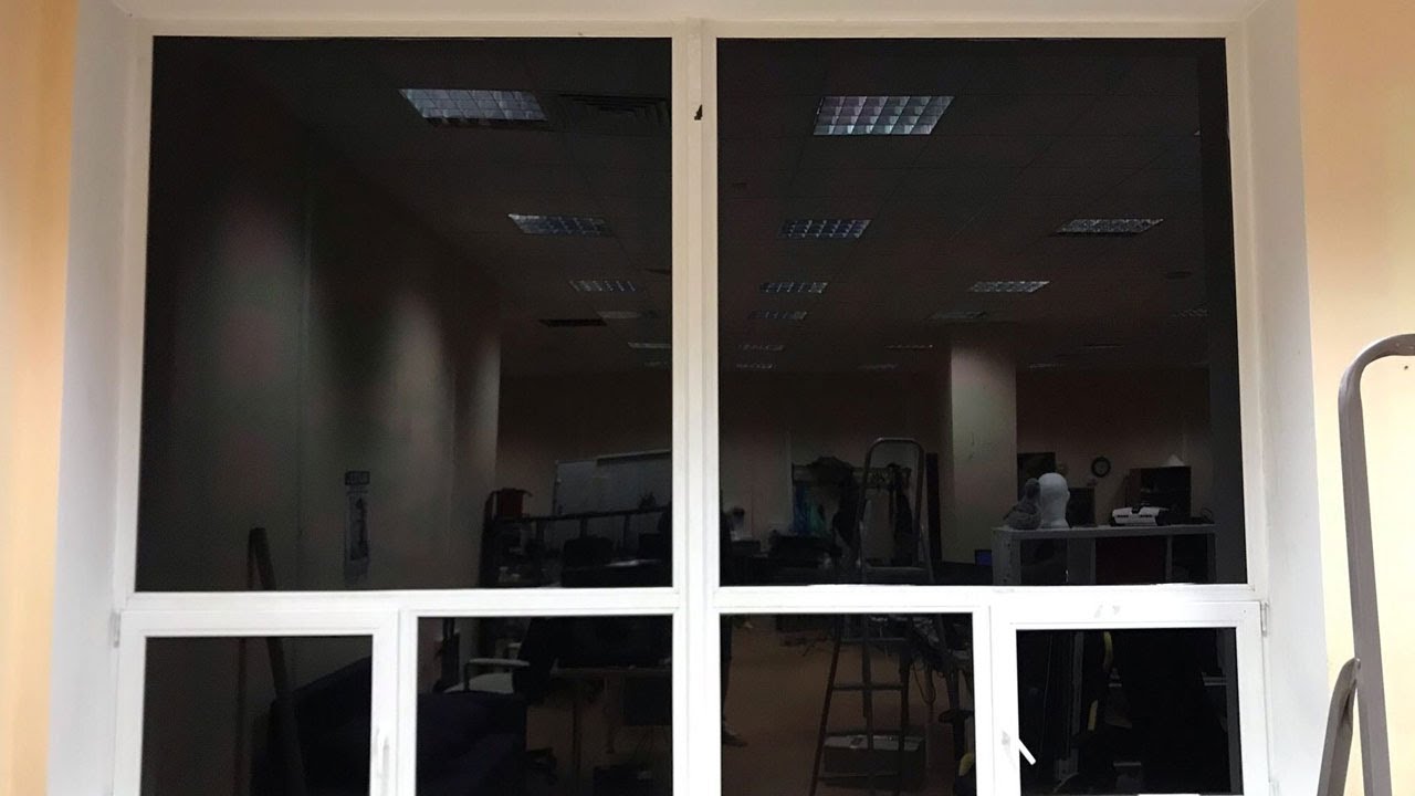 Зеркальная плёнка на окне