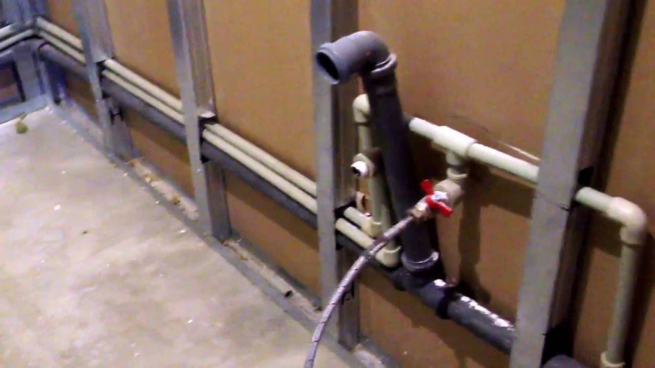 Трубы в ванной