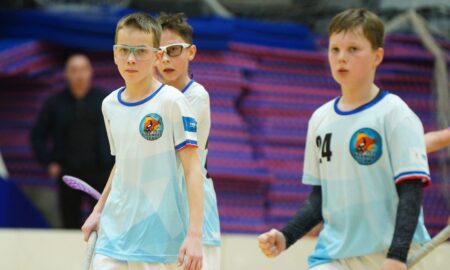 Юные флорболисты