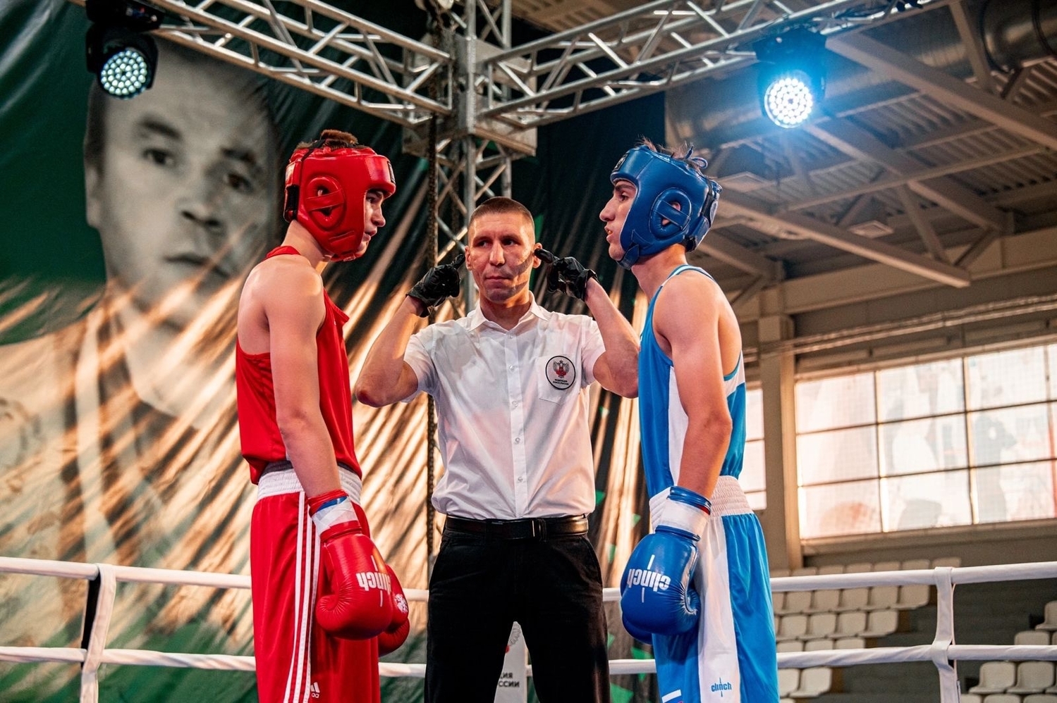 Карен Аветисян (справа)