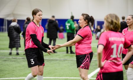 Футболистки "БороМамы"