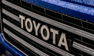 Логотип Тойота