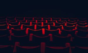 Темный зрительный зал