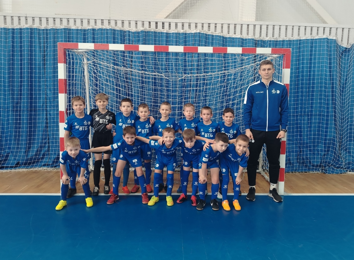 Футболисты "Динамо-Электрон"