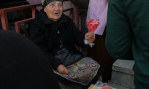 Старая бабушка