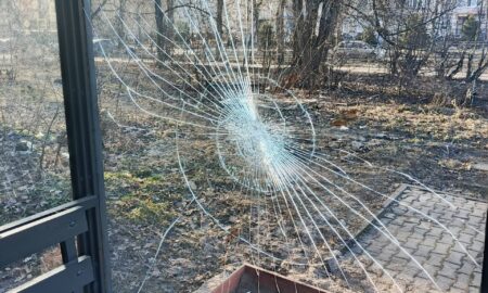 Разбитое стекло