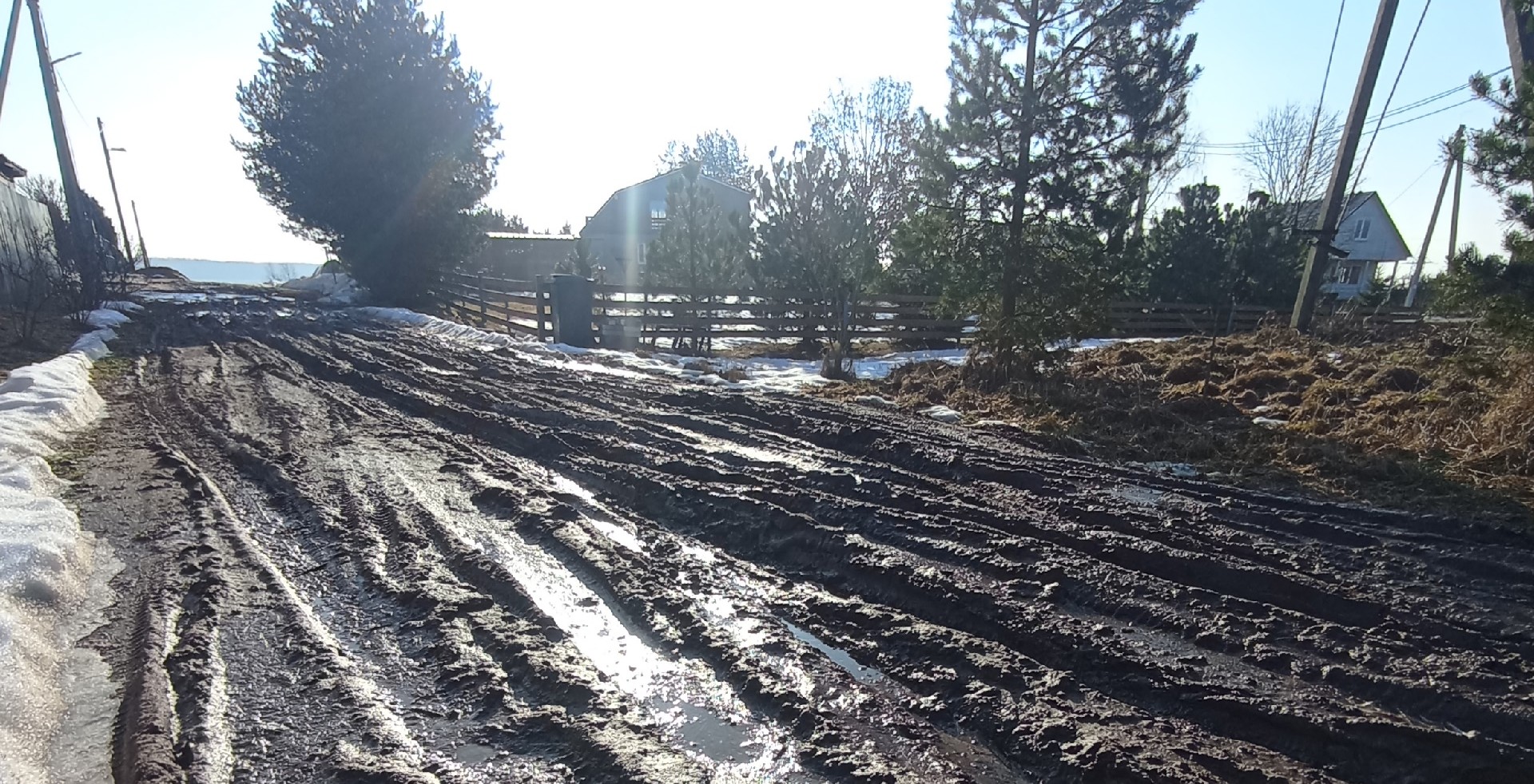 разбитая дорога в посёлок