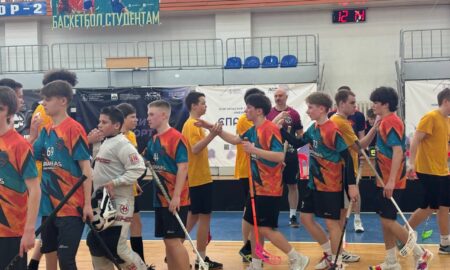 Рукопожатие флорболистов