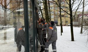 Ремонт стекол на остановках