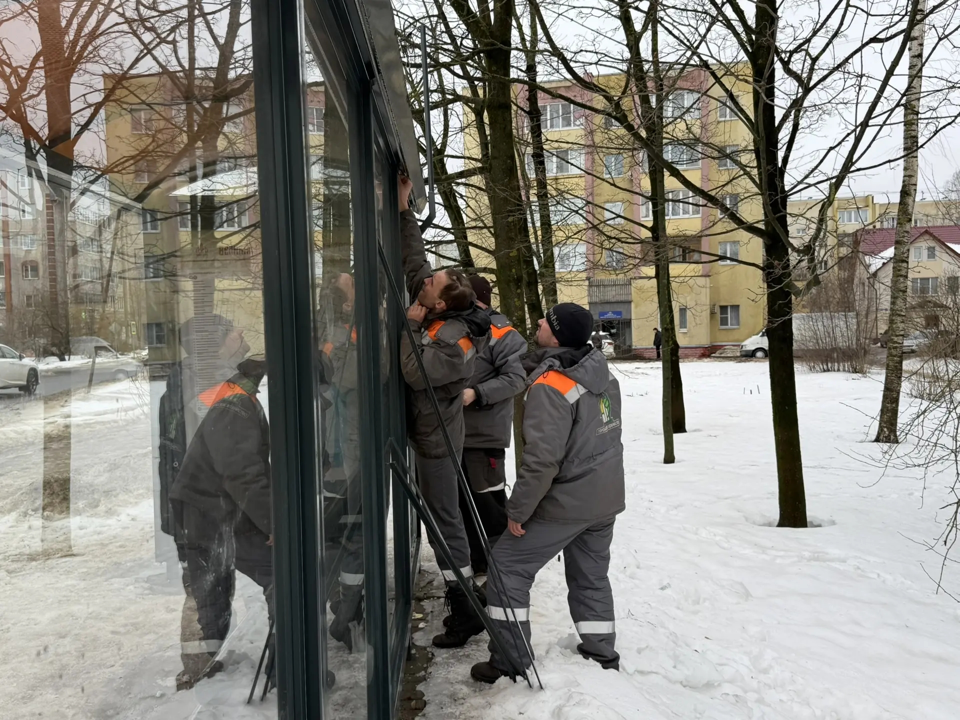 Ремонт стекол на остановках