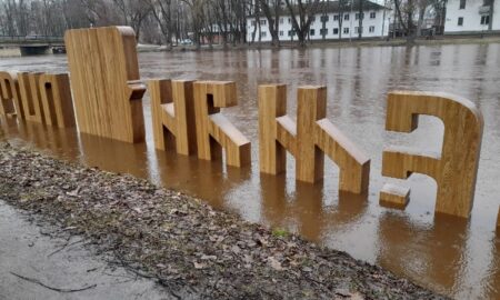 Арт-объект Соль земли затапливает в Старой Руссе