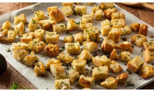 противень с румяными сухариками