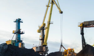 Порт в Мурманске.