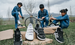 Советские школьники и в джинсах и кроссовках