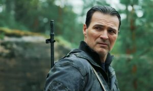 кадр из фильма с Александром Дьяченко