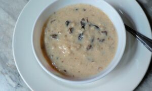 Овсяная каша с черносливом