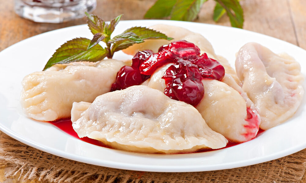 Вареники с творогом и вишней