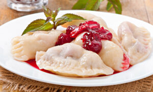 Вареники с творогом и вишней