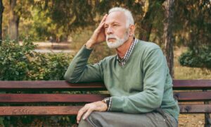 пожилой человек