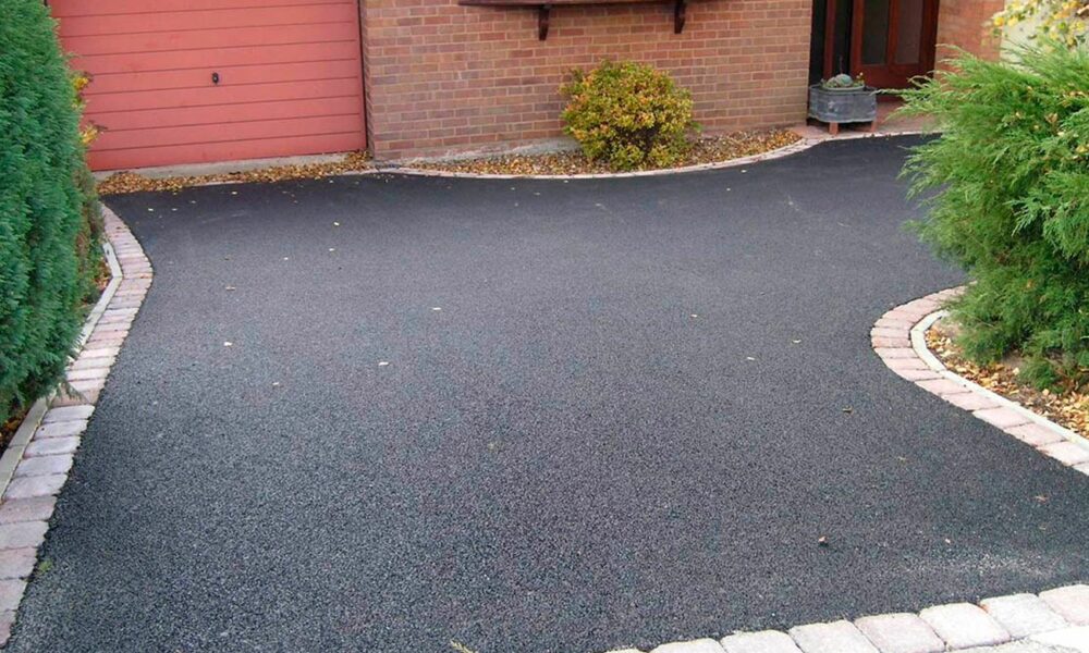 асфальт во дворе
