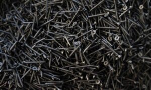 чёрные саморезы