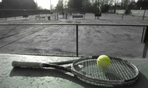 теннисная ракетка