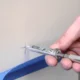 закручивание дюбеля