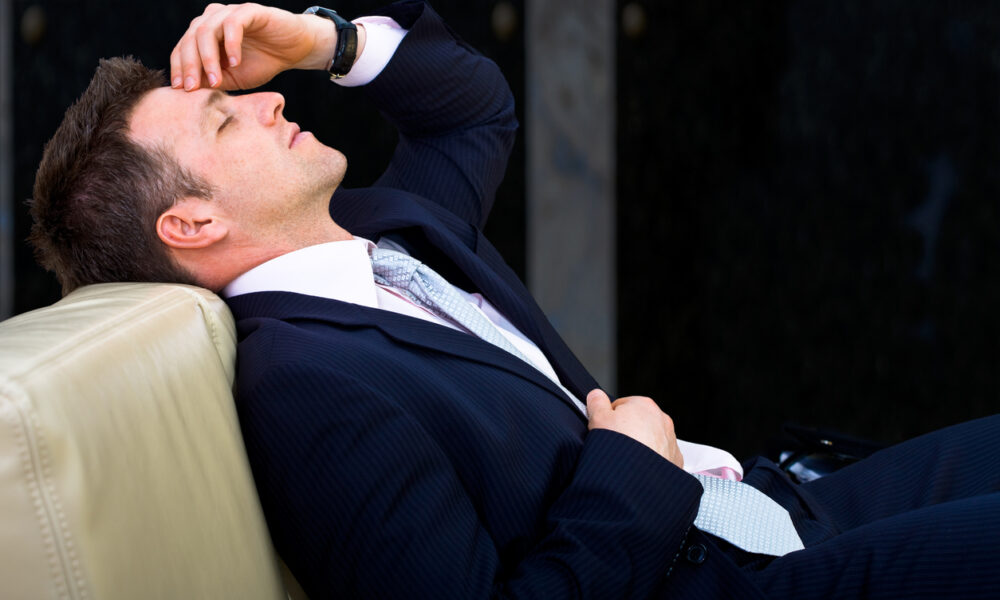 уставший человек