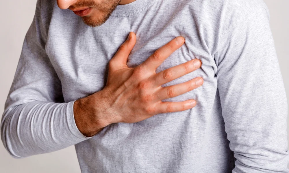боль в груди