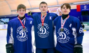 Хоккеисты "Динамо-Айсберг"