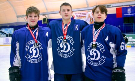 Хоккеисты "Динамо-Айсберг"