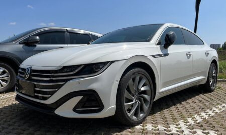 белый VW Passat