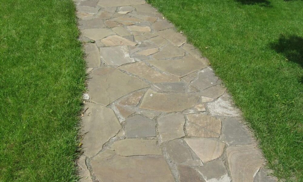 Дорожка из камня