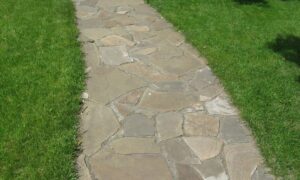 Дорожка из камня