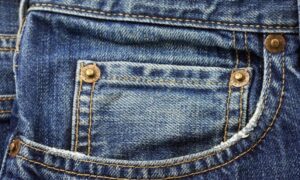 джинсовый карман и с маленьким кармашком