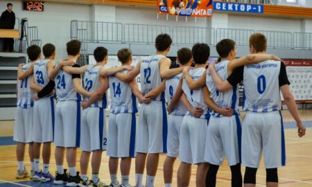 Баскетболисты на построении