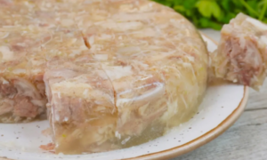 Лежит холодец