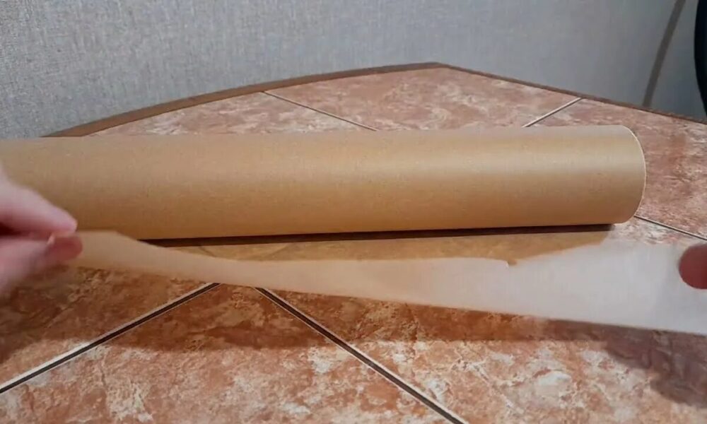 Бумага для выпечки на столе