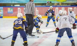 Хоккеисты на льду