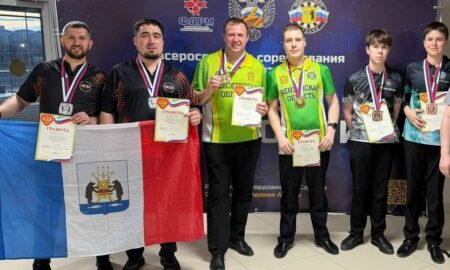 Новгородские дартсмены (слева)