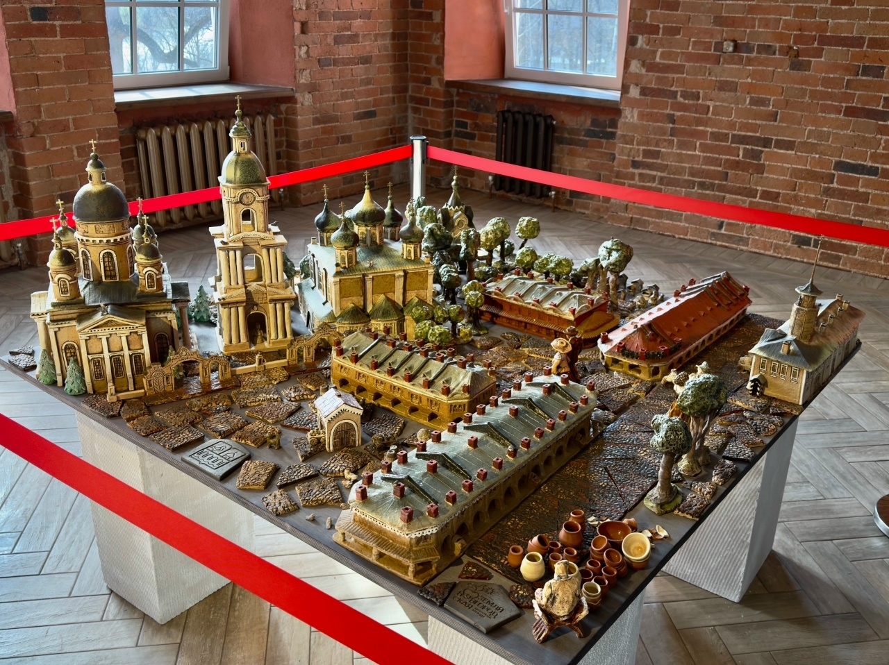 Макет старинных Боровичей