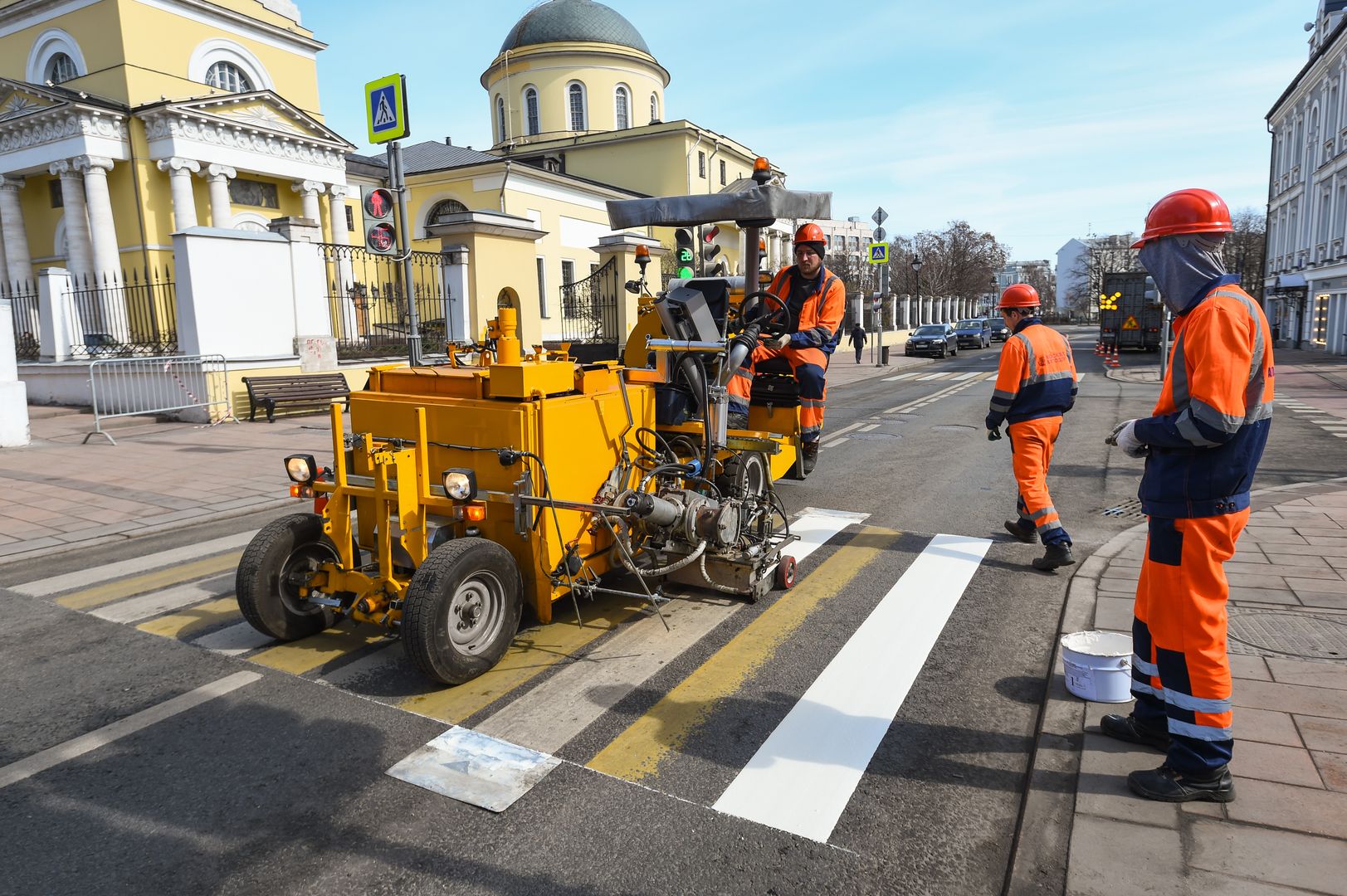 Нанесение дорожной разметки