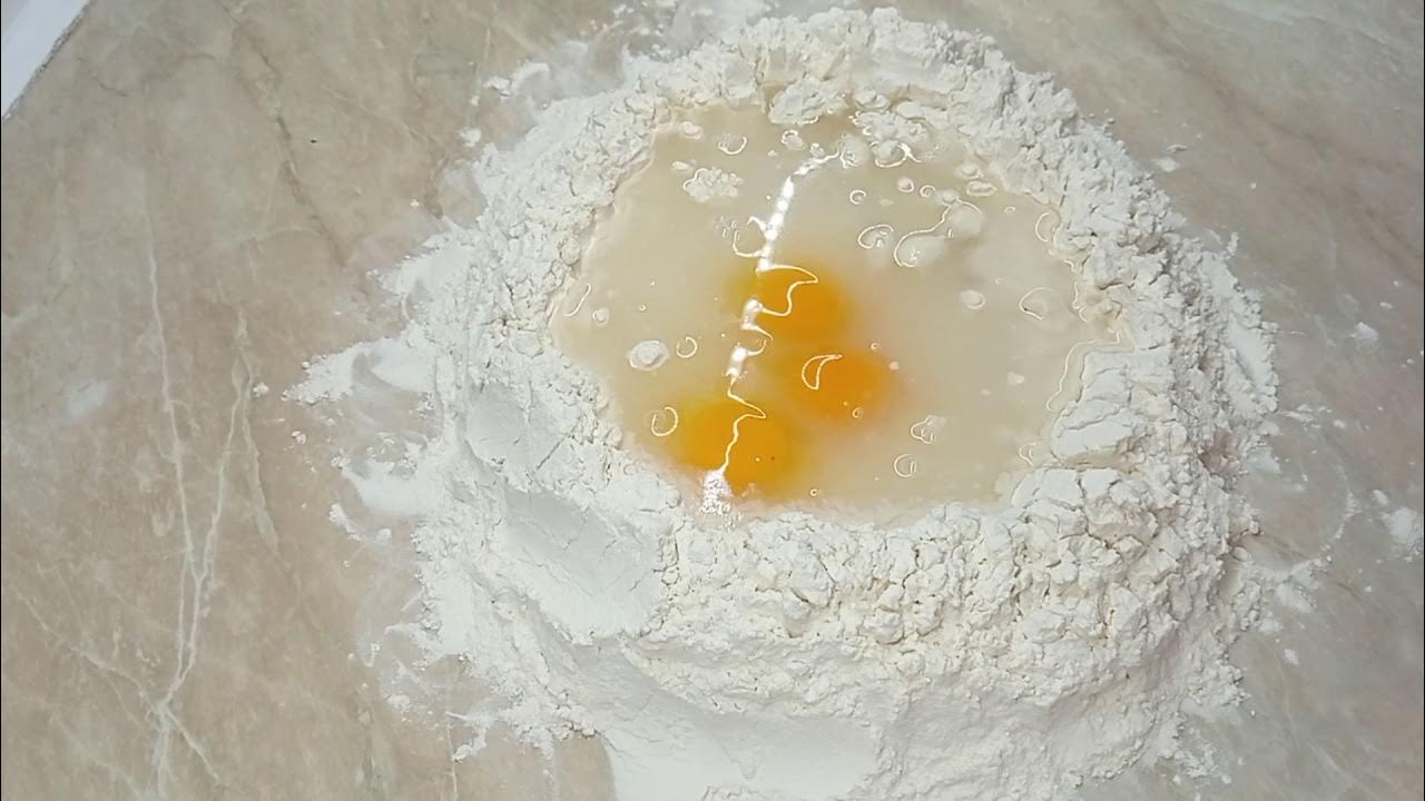 Мука с яйцами