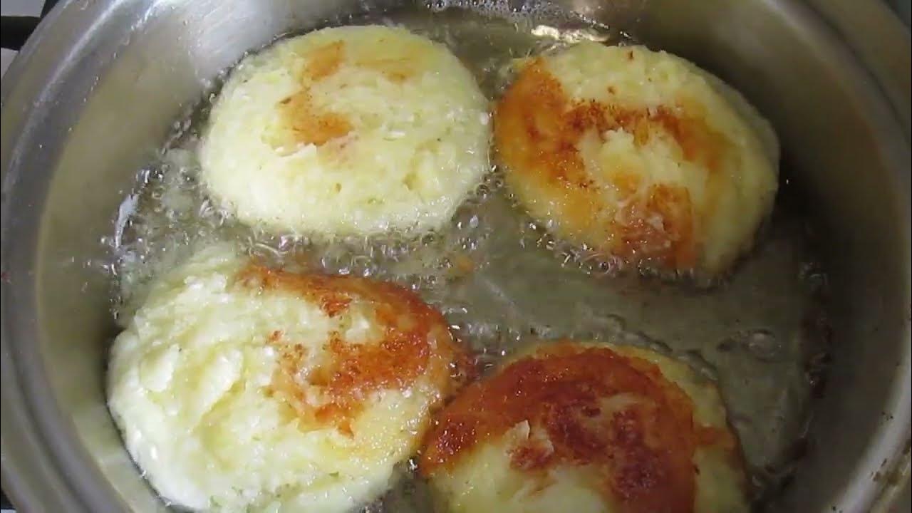 Творожные драники жарятся