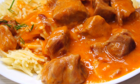 Подлива на тарелке