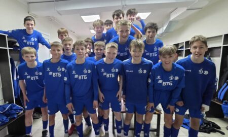 Футболисты "Динамо-Электрон"