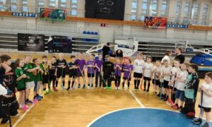 Юные флорболисты