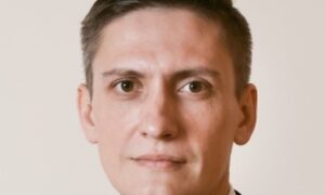 Евгений Вересов на работе