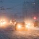 Водители едут в снегопад