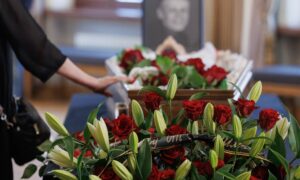 Церемония прощания заслуженного артиста России, заслуженного деятеля искусств Псковской области Виктора Яковлева.